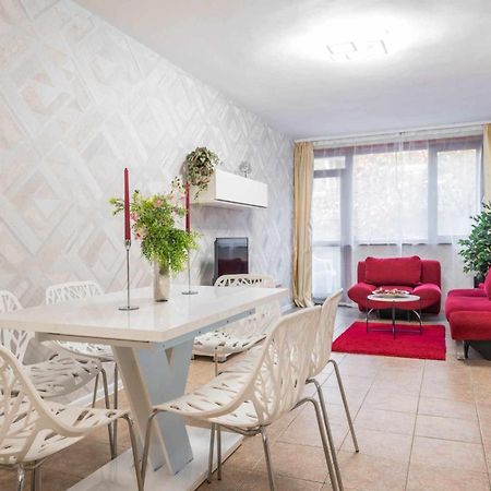 Red Velvet Apartment Varna Dış mekan fotoğraf